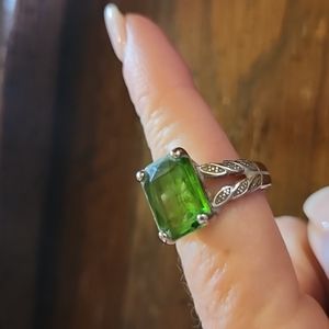 Emerald/Glass ring